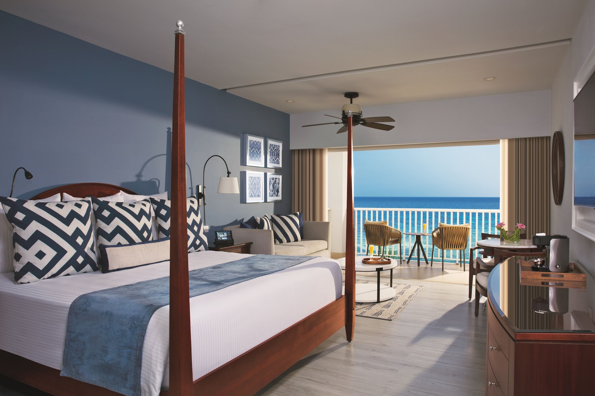 Preferred Club, Junior Suite, King Bed, Ocean View