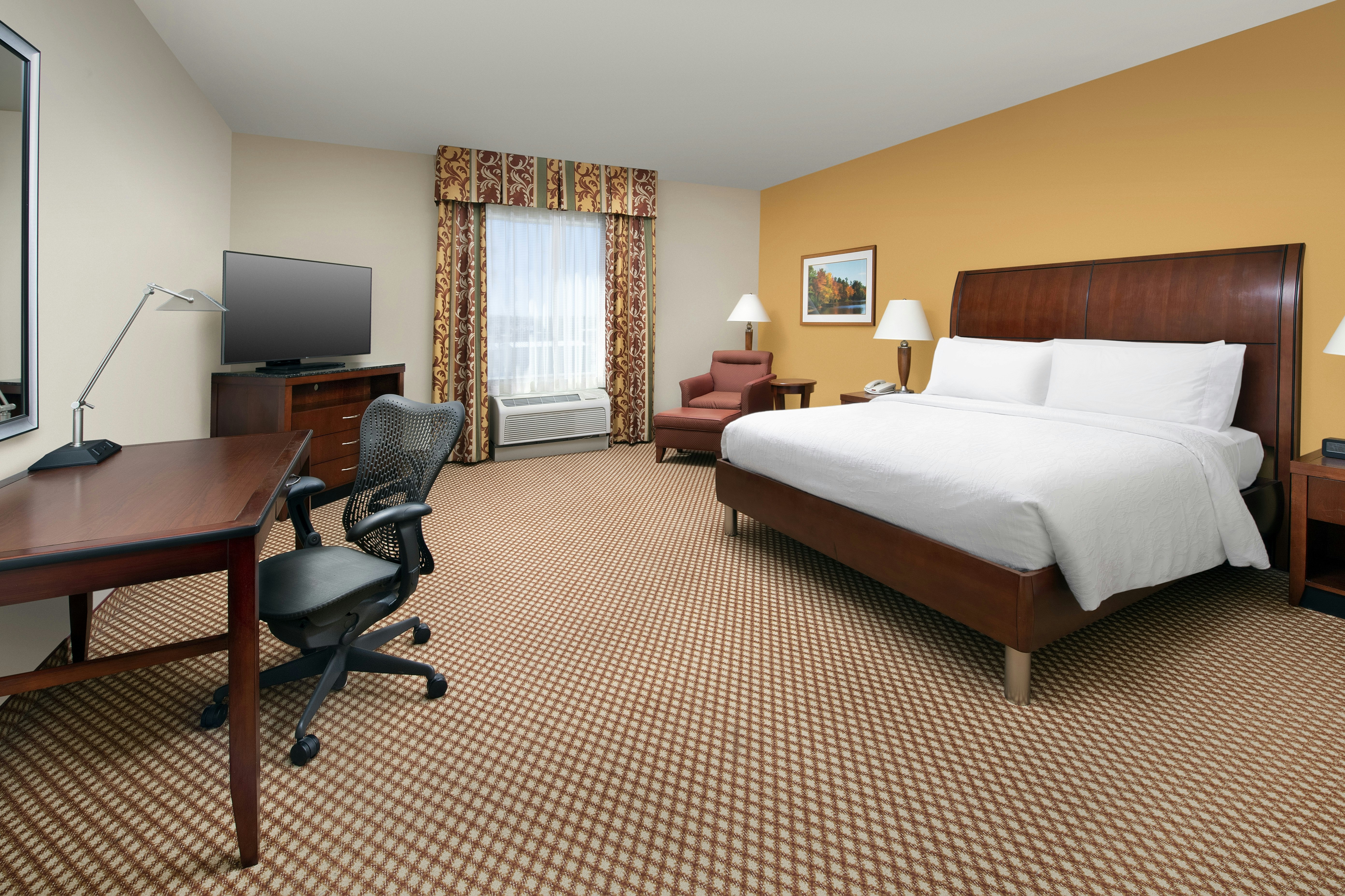 ROOM, KING BED, ACCESSIBLE