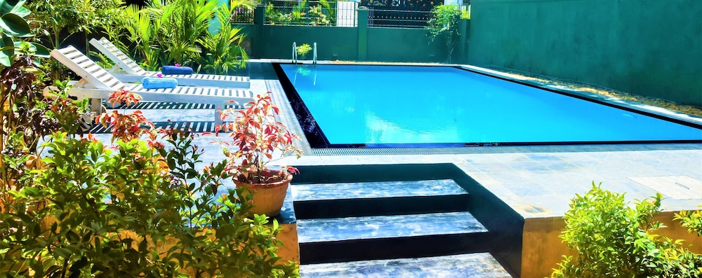 Emel Boutique Hotel 45/50