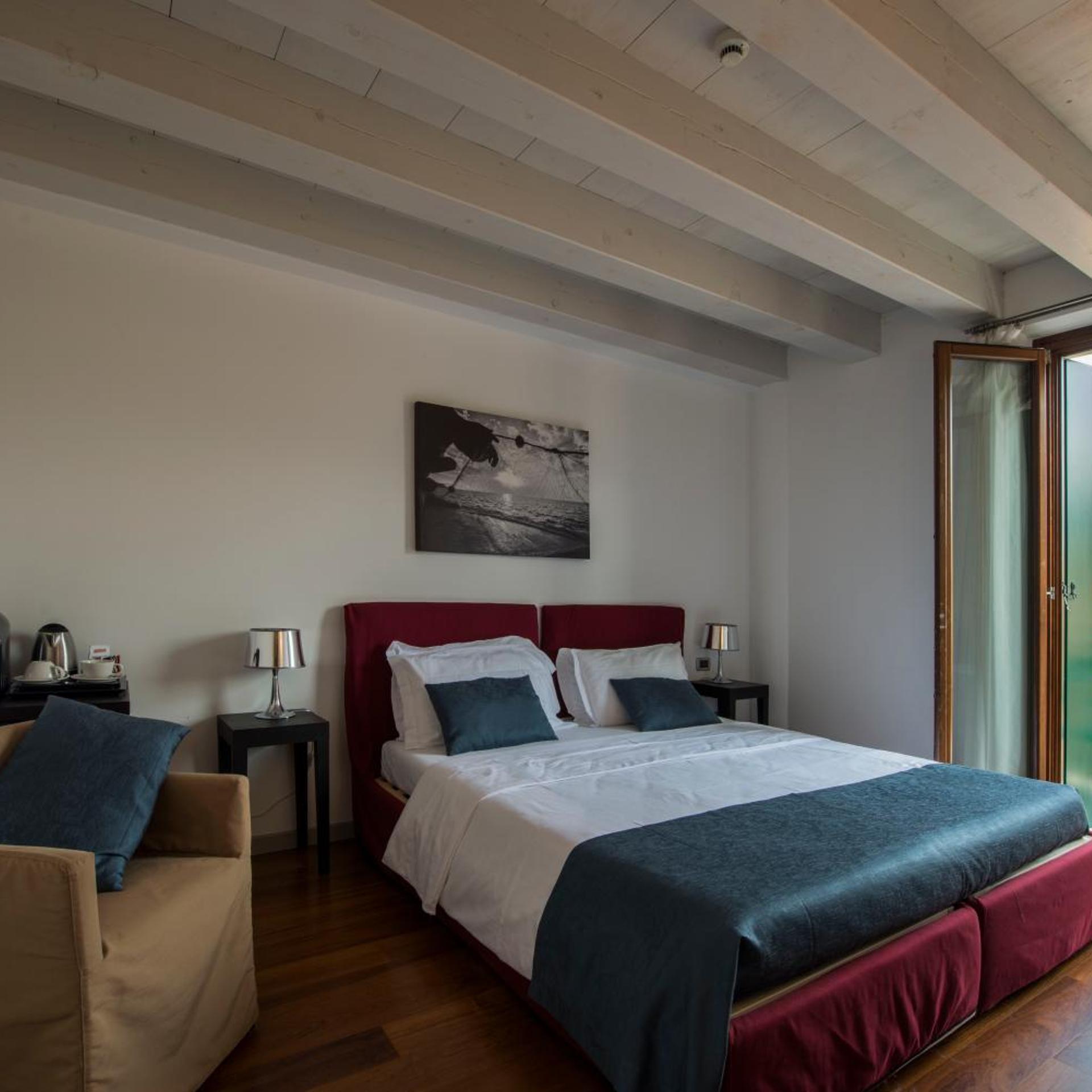 Deluxe, Double Bed, Partial Lake View, Hotel del Porto 3/6