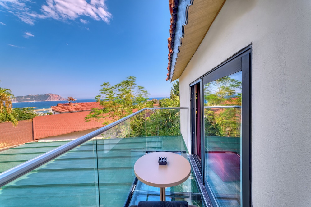 La Finca Hotel 61/63