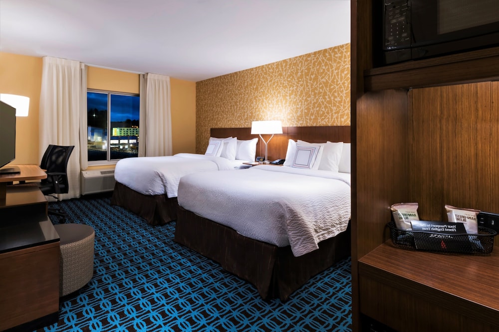 Fairfield Inn & Suites By Marriott Boston Marlborough/Apex Center 10/40