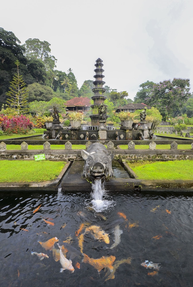 Tirta Ayu Hotel Restaurant 47/50
