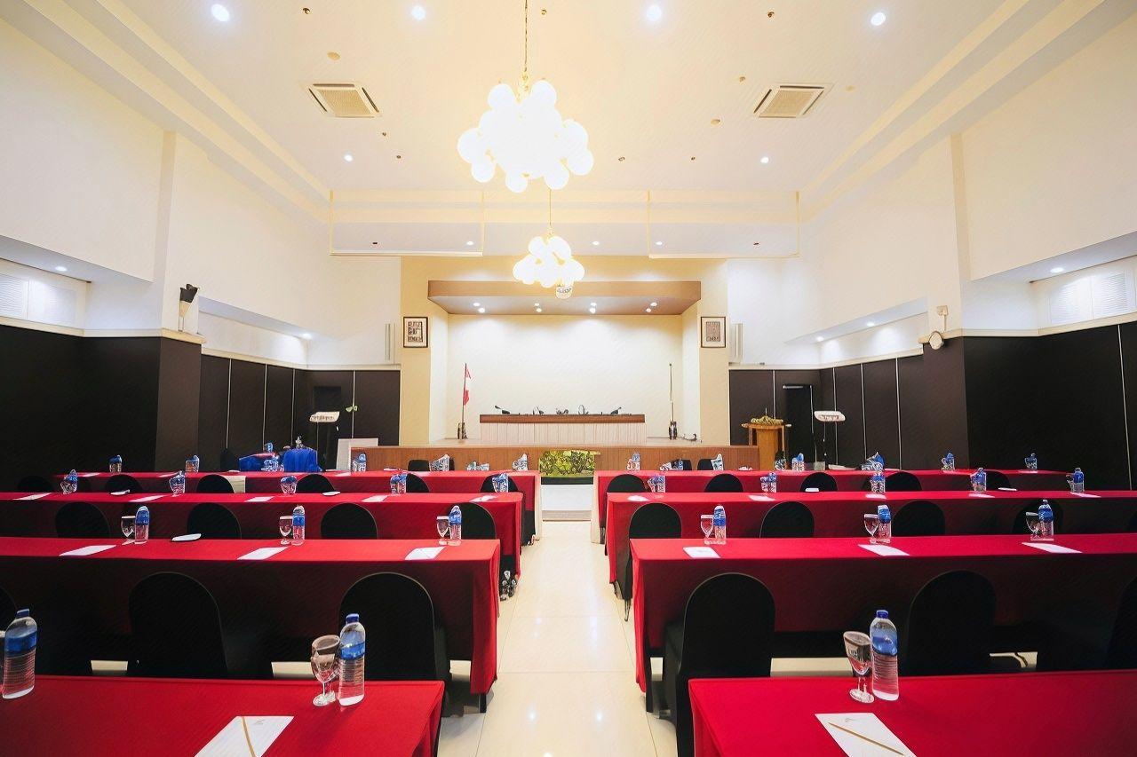 UNY HOTEL 20/24