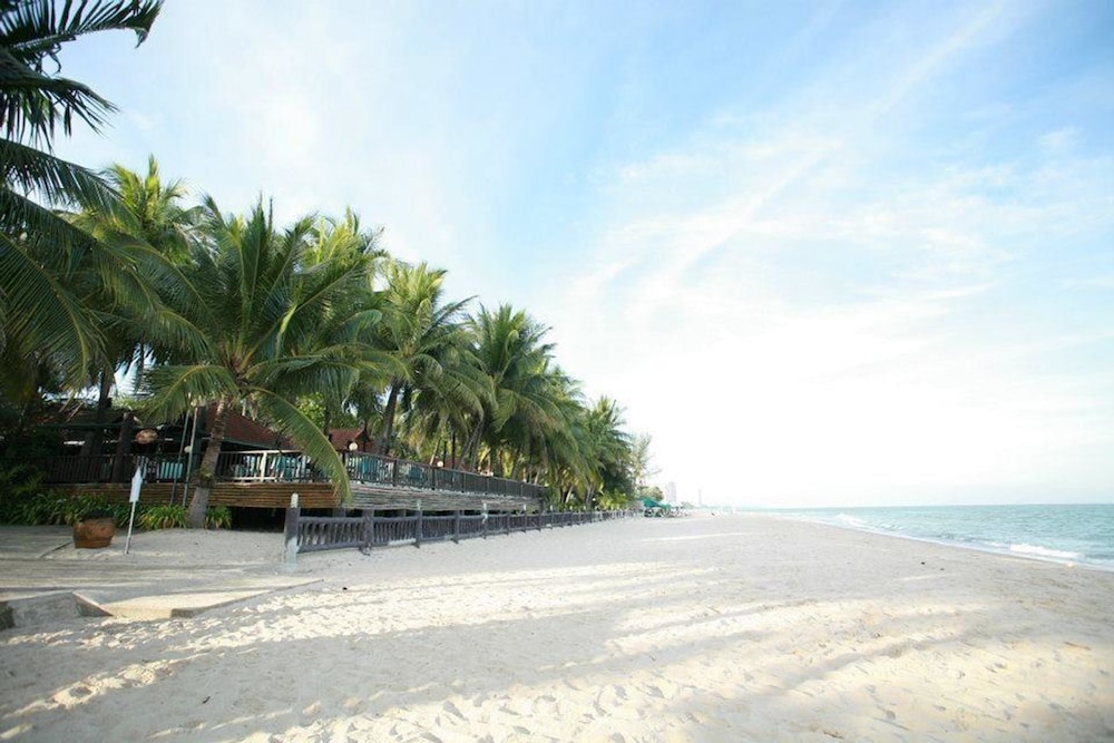 The Regent Cha Am Beach Resort 70/75