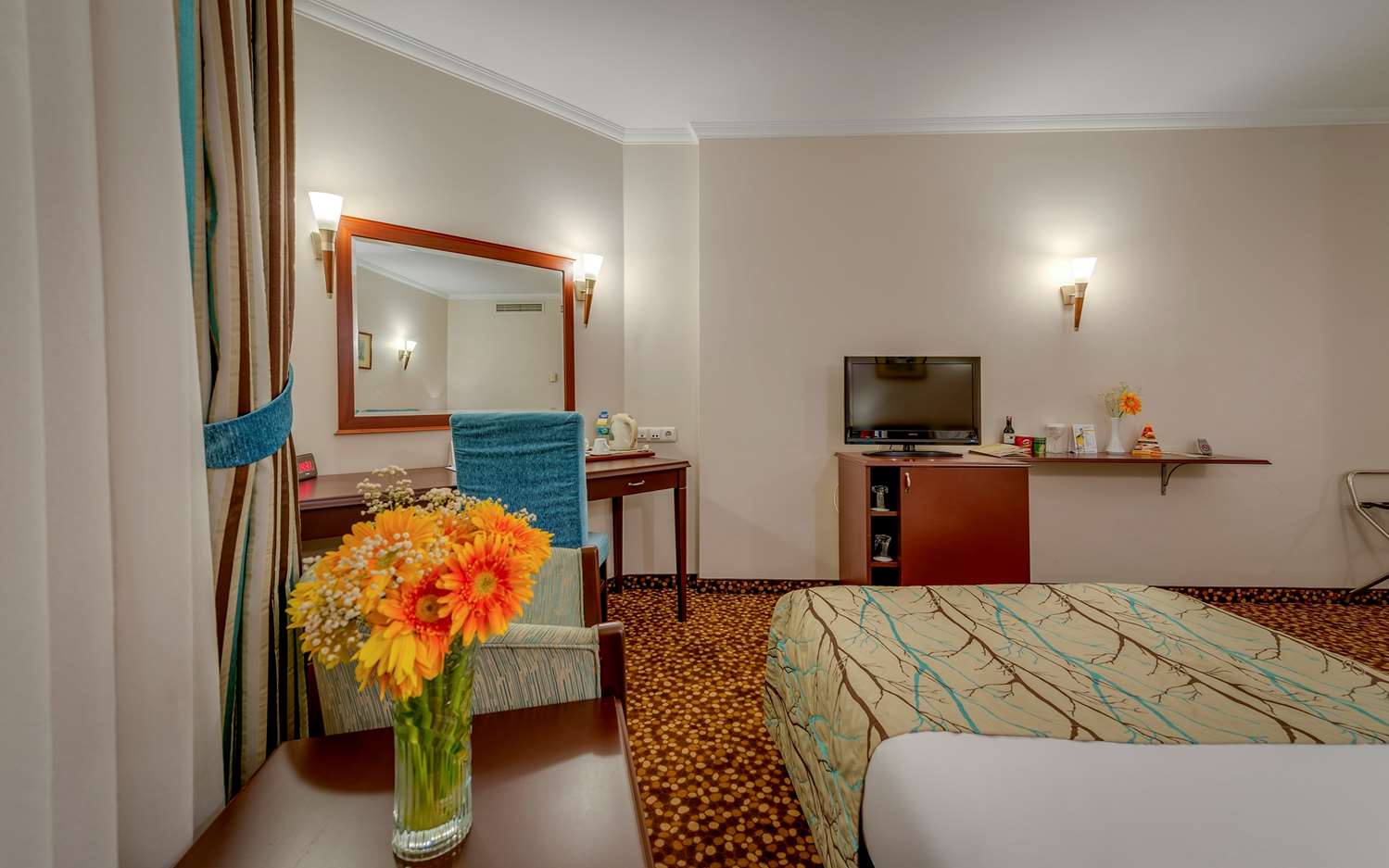 Best Western Plus Khan Hotel 48/49