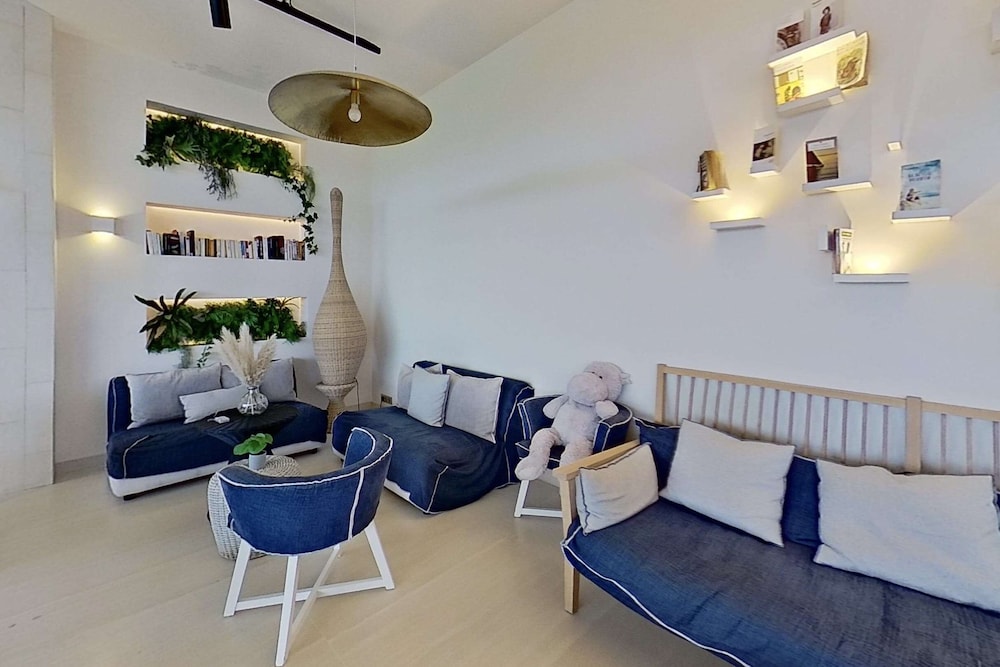 Golden Tulip Porto Vecchio 59/81