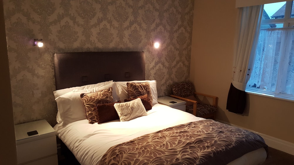 Rose Dene 23/44