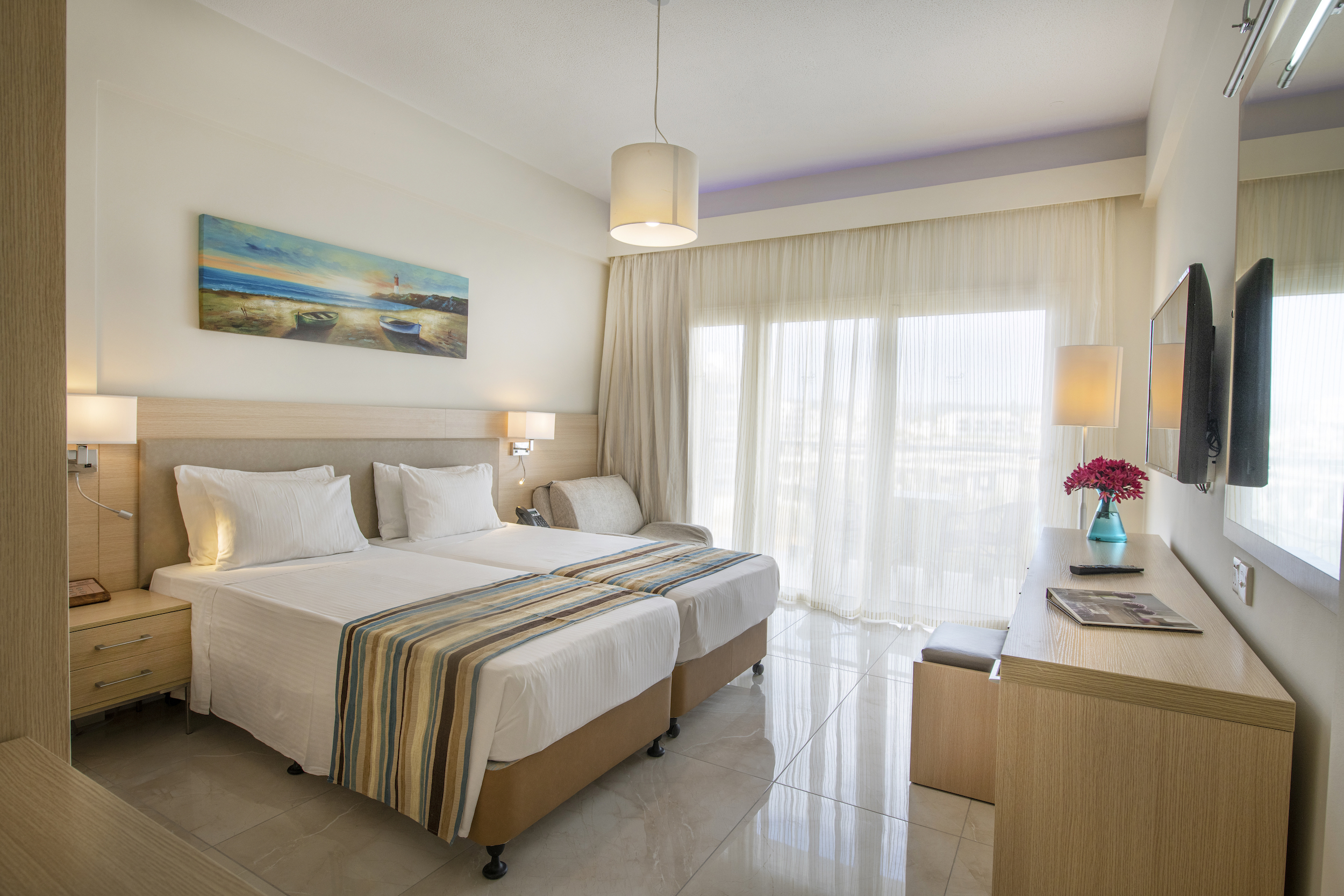 SUPERIOR, DOUBLE OR TWIN BED