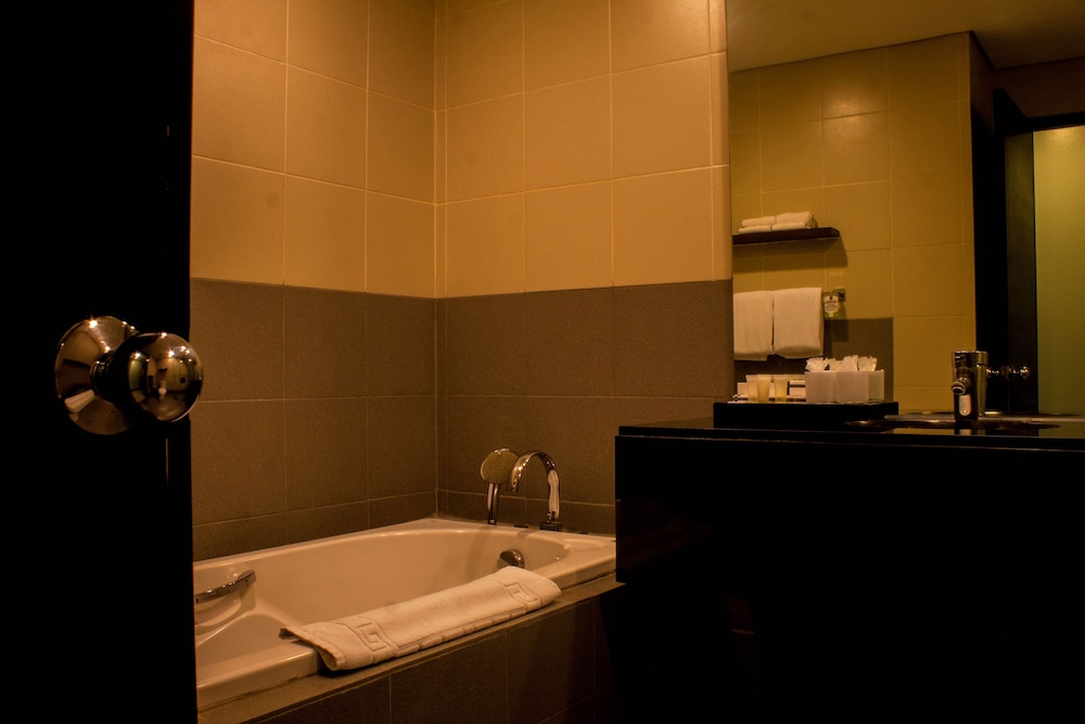 Manila Grand Opera Hotel 44/54
