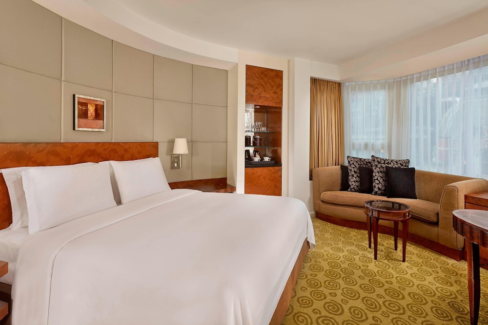 The Park Tower Knightsbridge, a Luxury Collection Hotel, London 11/60