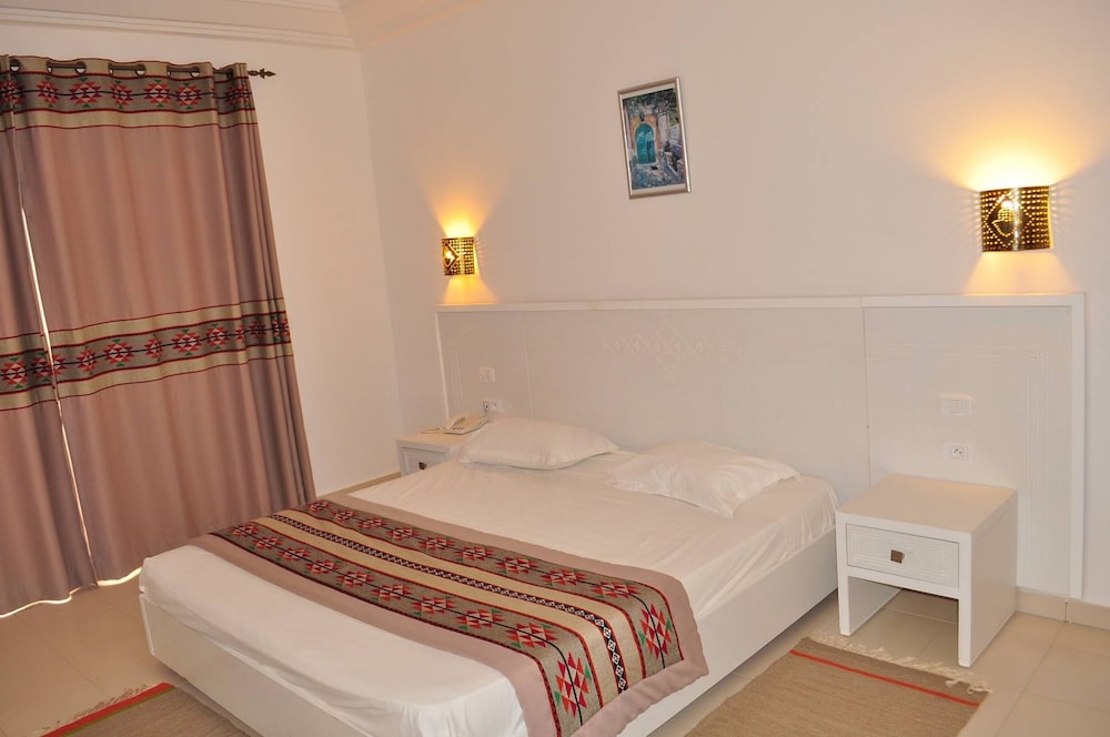 Hotel Zodiac 12/50