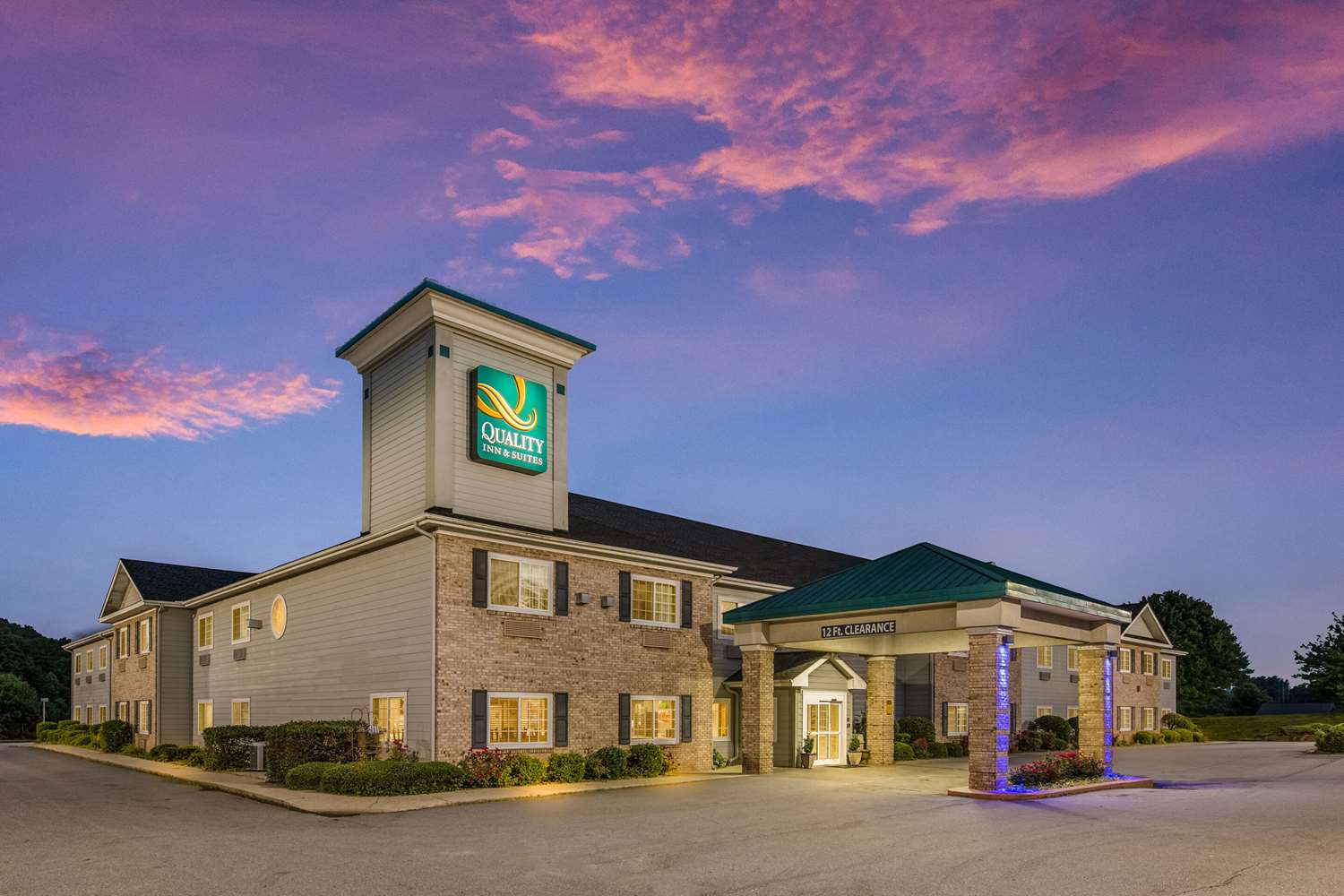Quality Inn & Suites Hendersonville Flat Rock 2/29