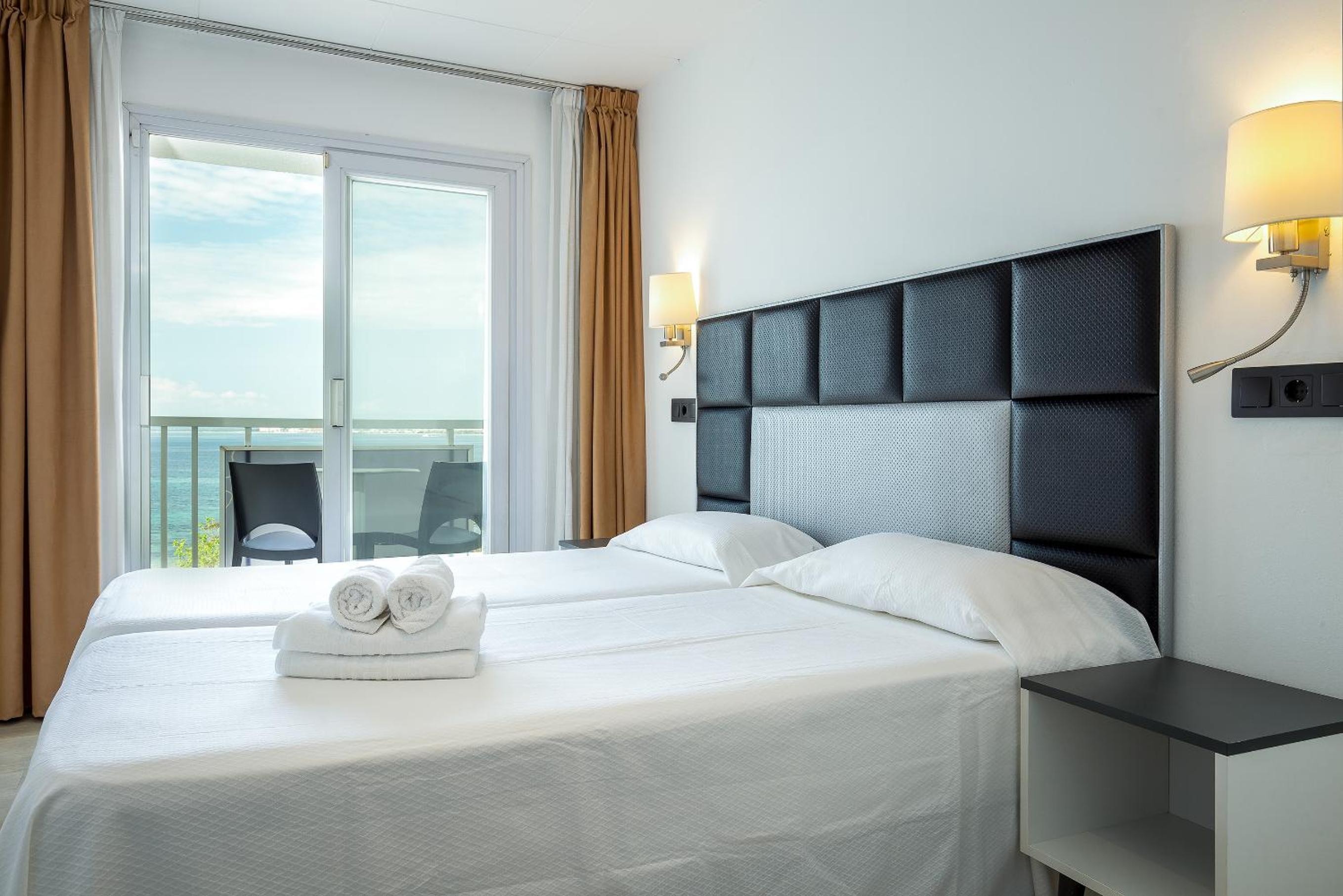Hotel Vela 8/54