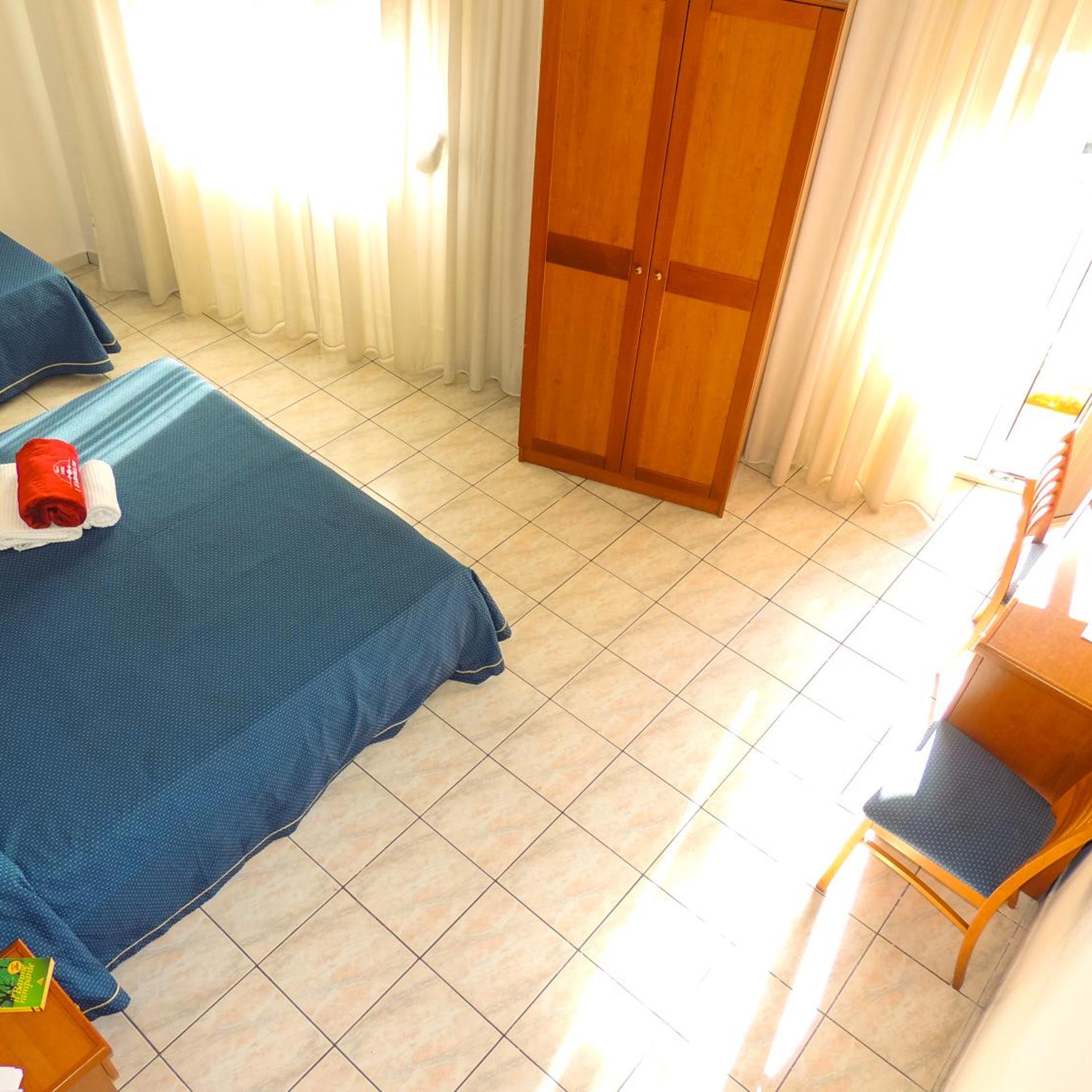 غرفة ثلاثية، Lungomare Hotel 4/8