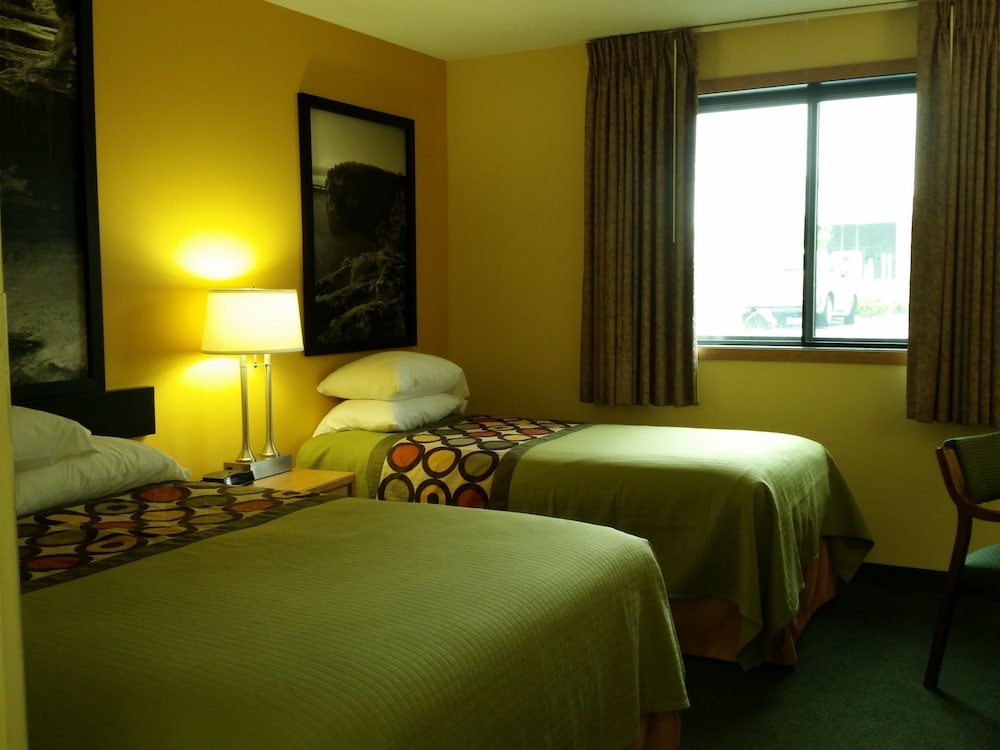 Super 8 by Wyndham Ottawa Starved Rock 13/47