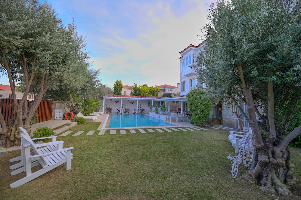 Peremere Alacati Hotel 42/50