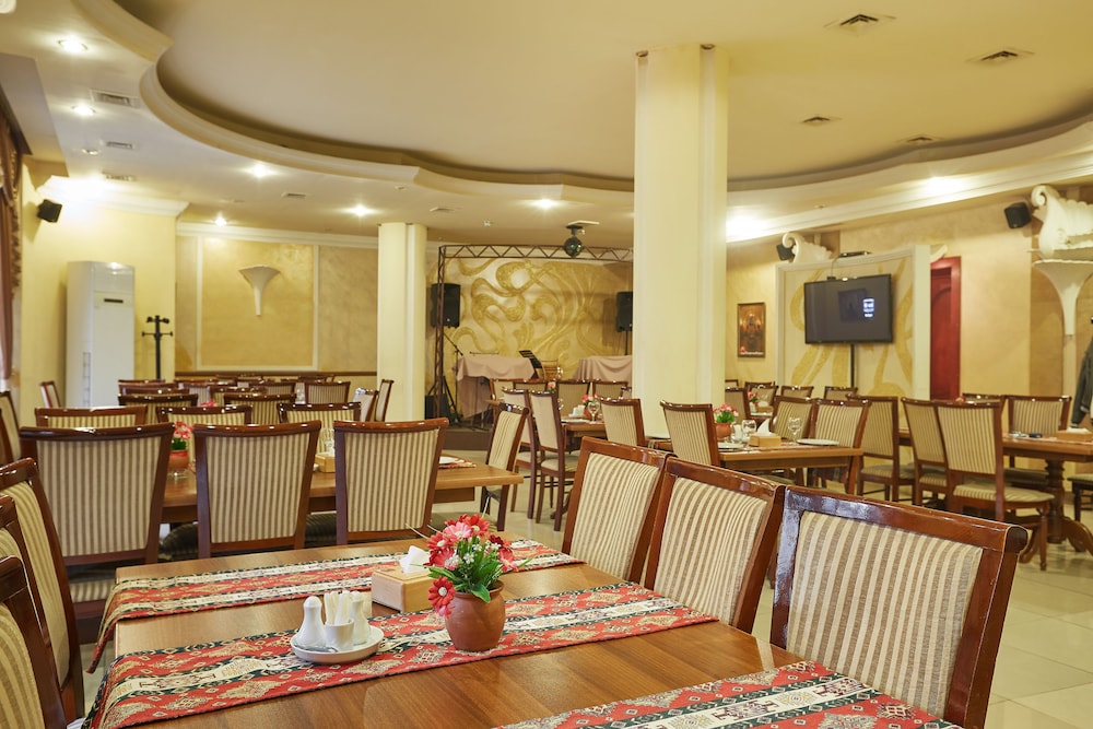 Bella Hotel 45/50