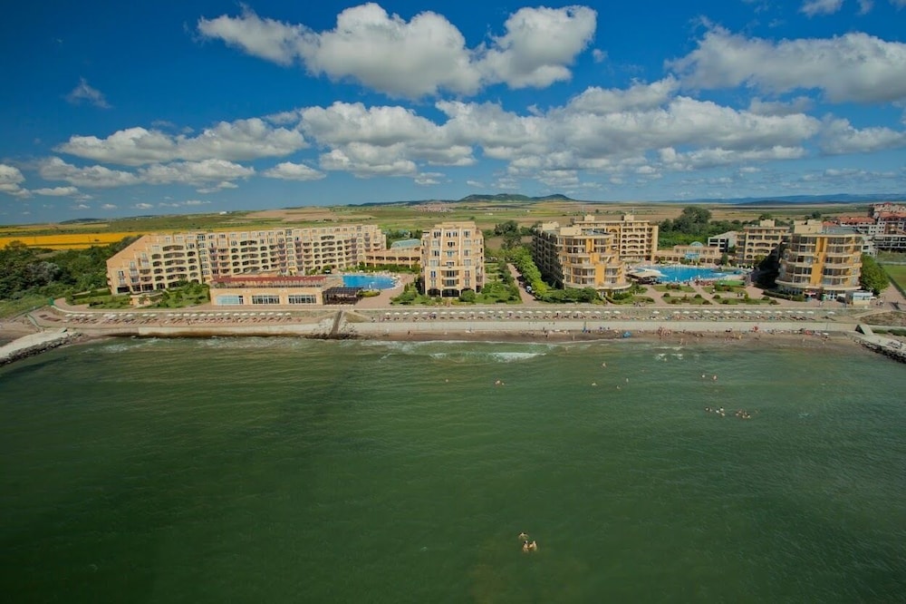 Midia Family Resort 52/58