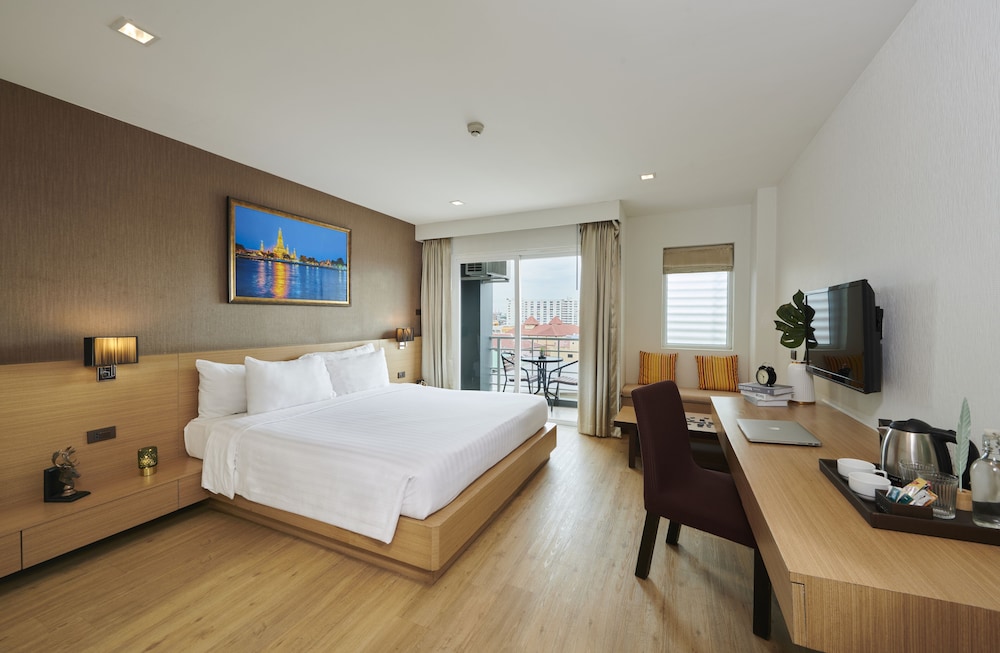 DELUXE, DOUBLE BED, BALCONY
