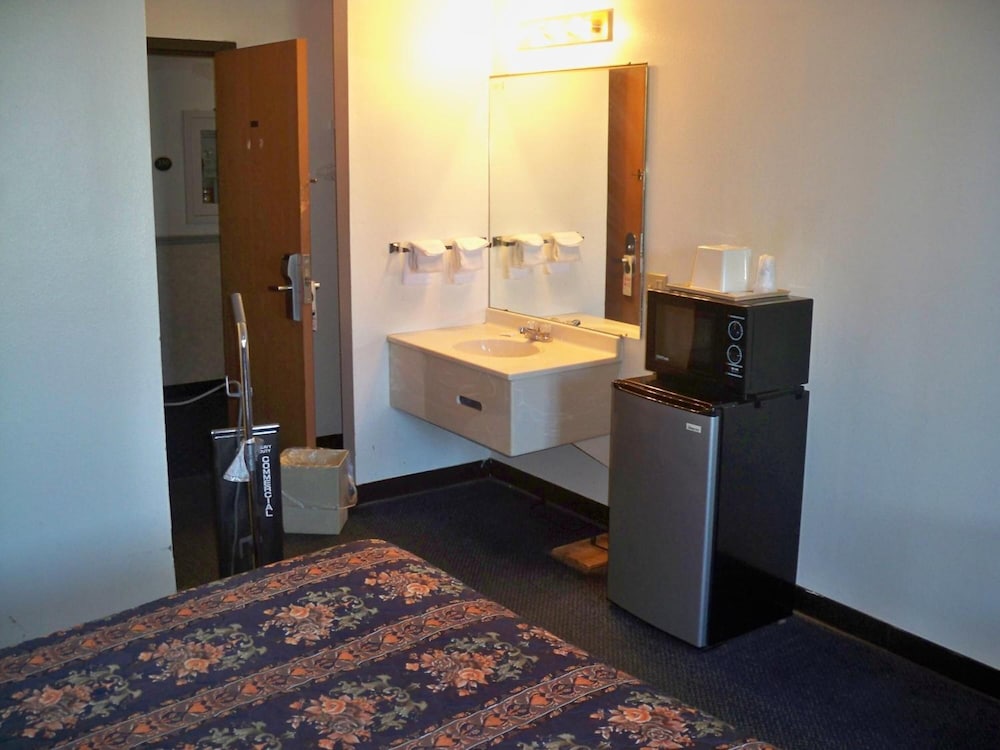 Economy Inn Wentzville 16/36
