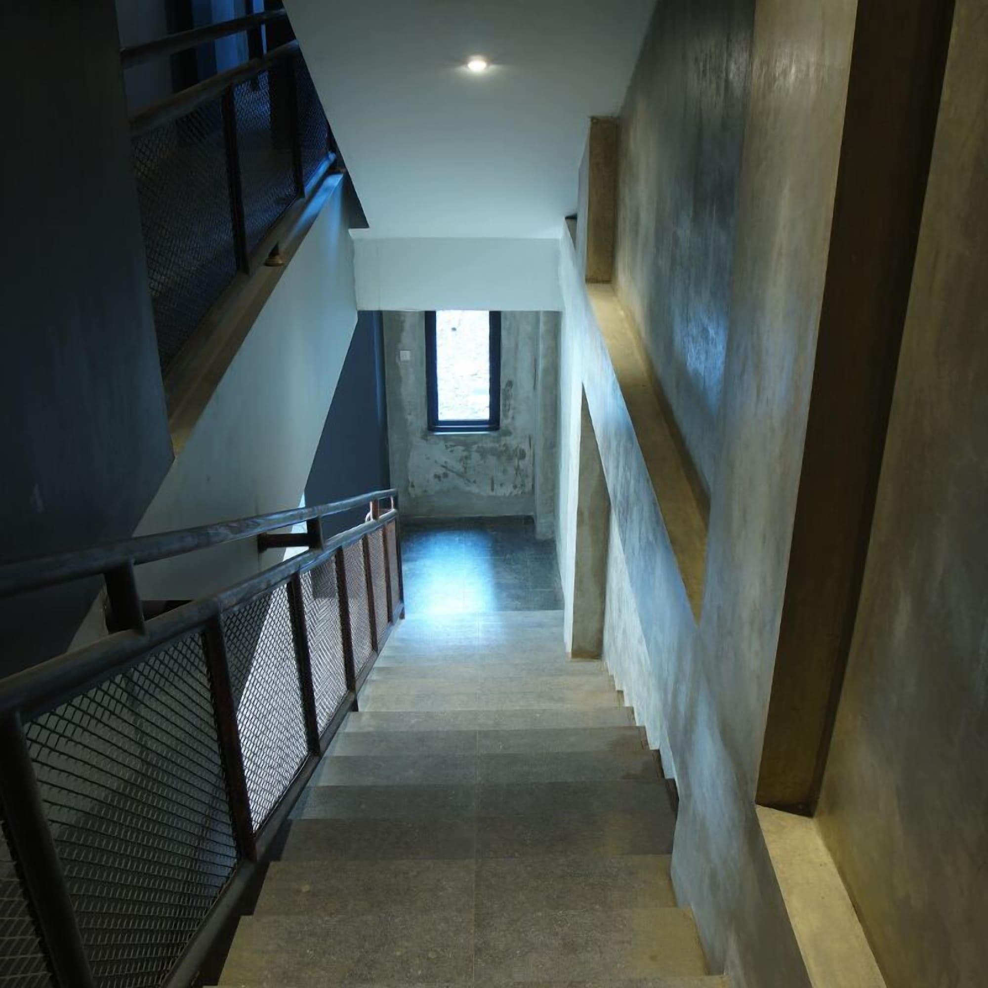 DParagon Gajah Mada Jakarta 10/16