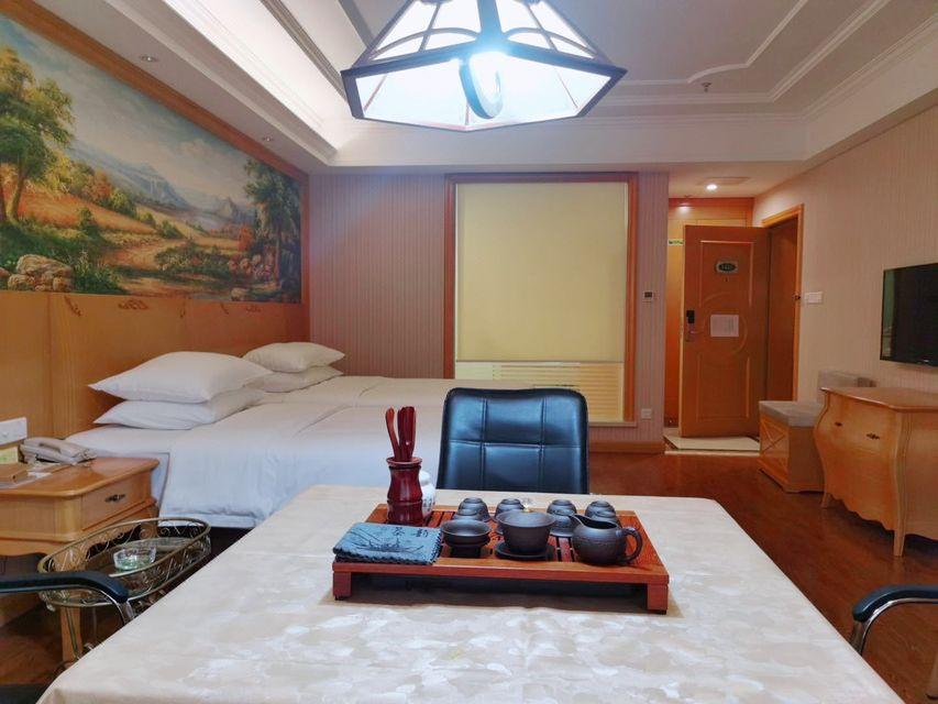 Business, Twin Beds