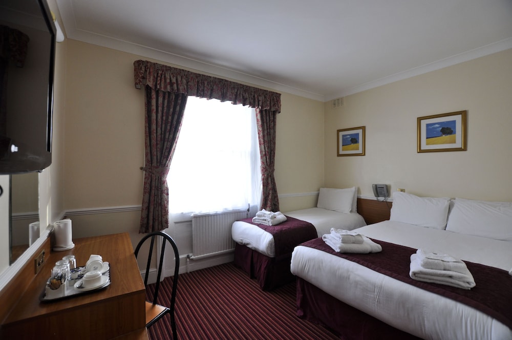 Brunel Hotel 22/67