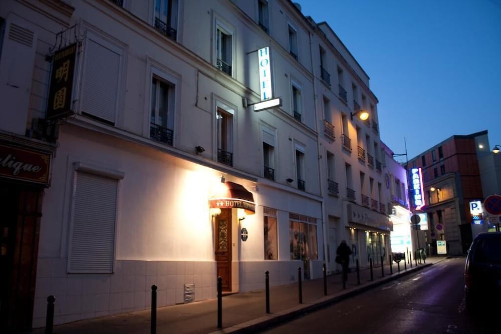 HOTEL HIPPODROME 24/27