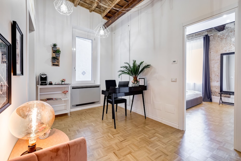Tankara Suite 14/23