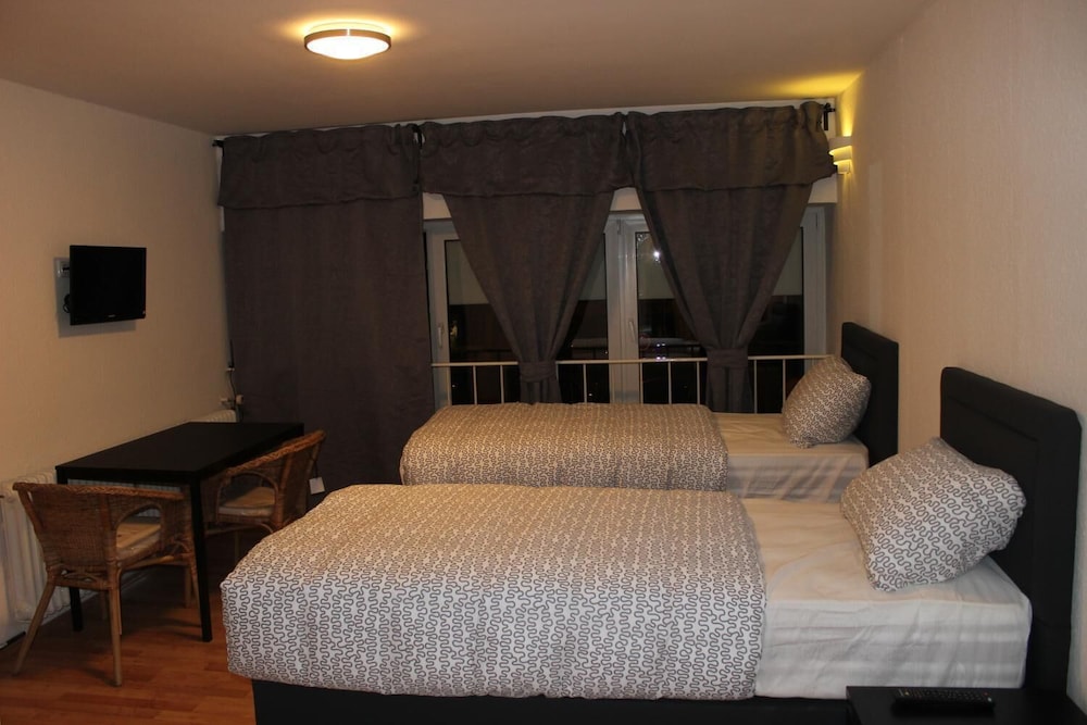 Hotel Garni Emir 19/50