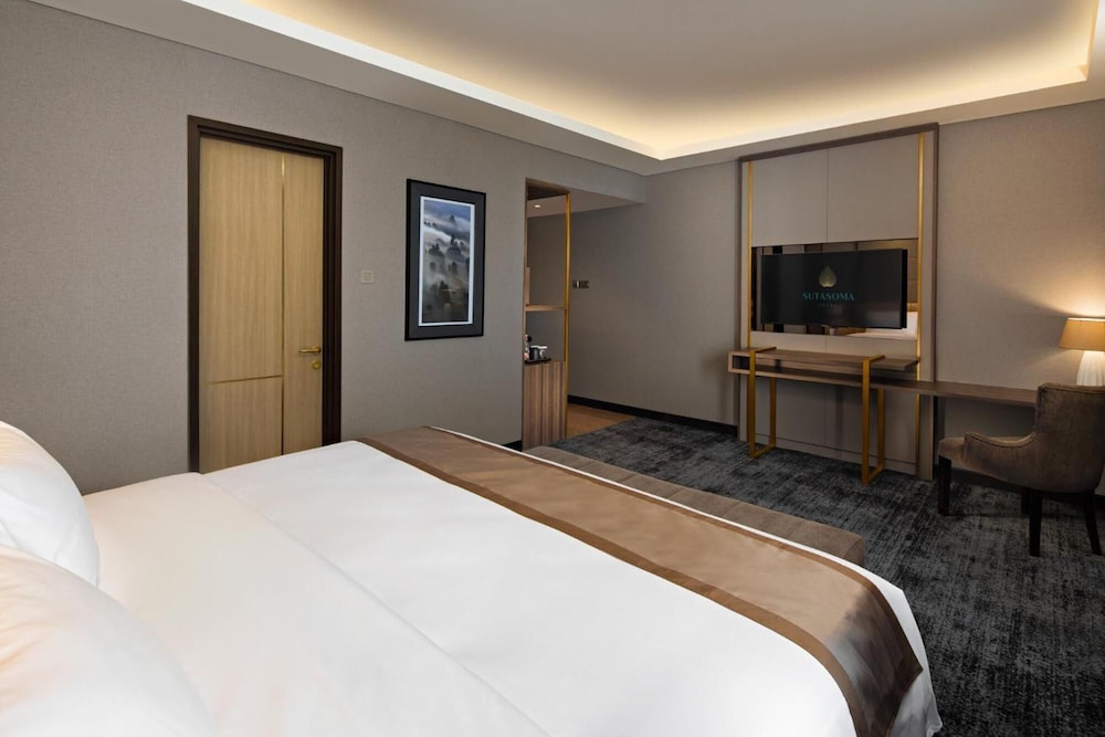 Sutasoma Hotel 12/52