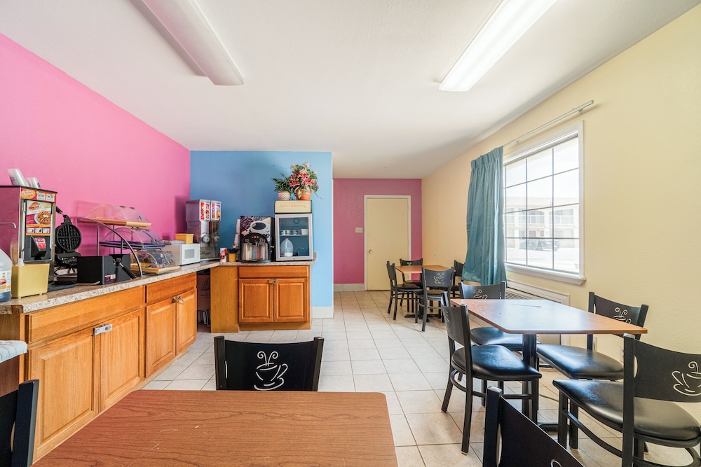 restaurant cafeteria