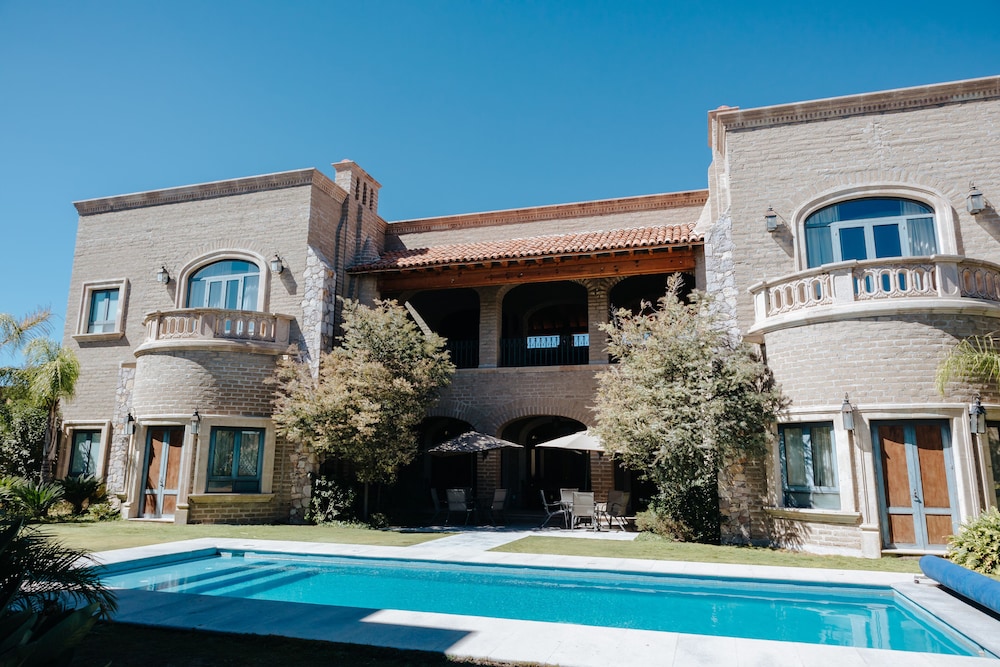 Hacienda Los Arcangeles 43/49