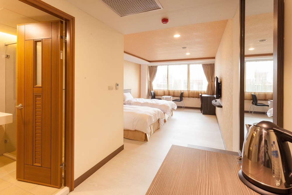 West Hotel 14/55