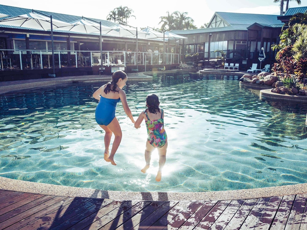 MERCURE TOWNSVILLE 55/61