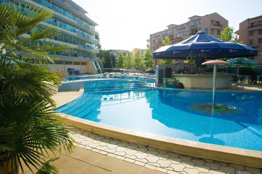 Ivana Palace 45/47