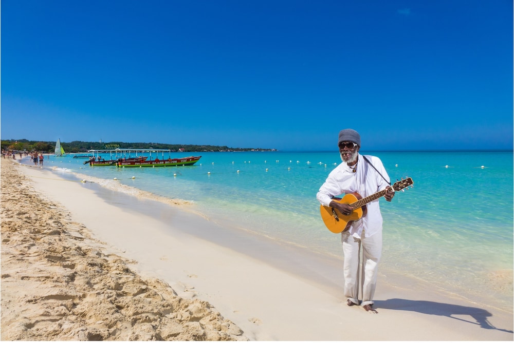 Legends Beach Hotel 31/41