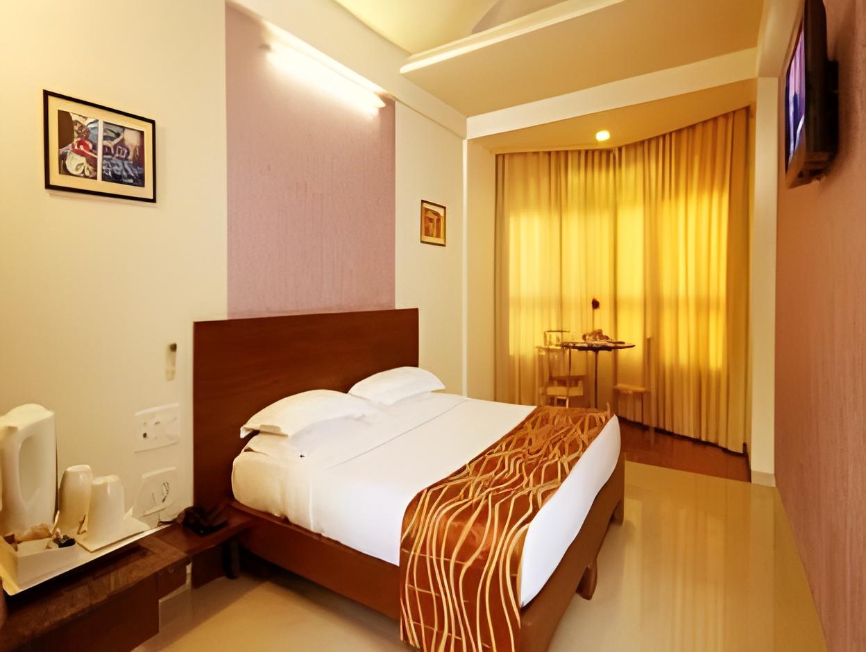 Hotel Bhagyalaxmi 33/57