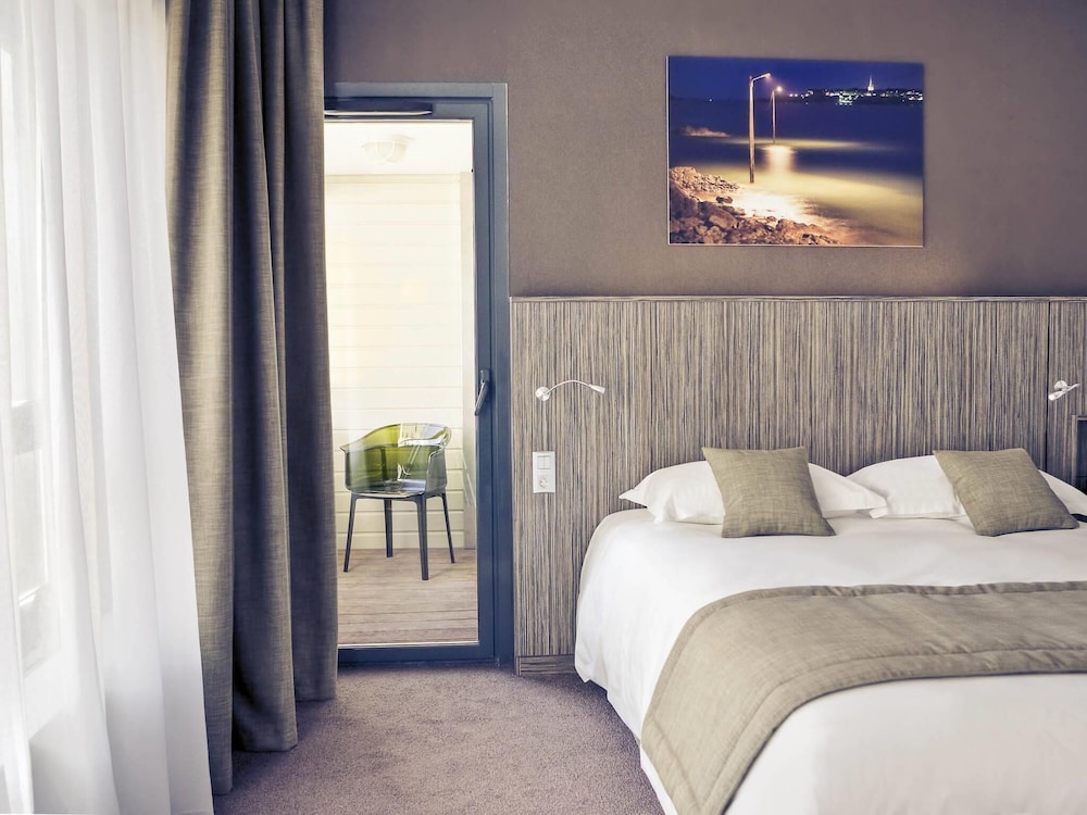 PRIVILEGE, DOUBLE BED, BALCONY