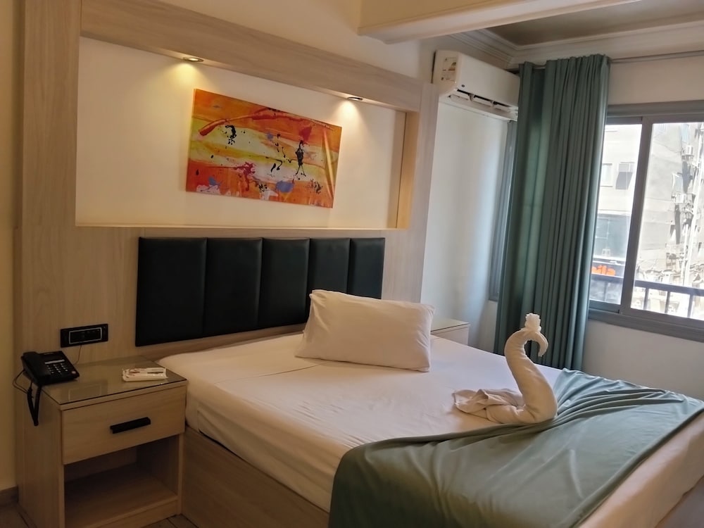 STANDARD, DOUBLE OR TWIN BED