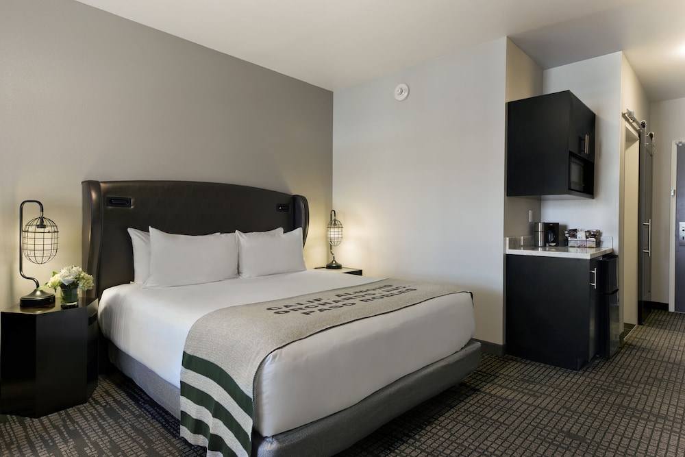 Oxford Suites Paso Robles 12/54