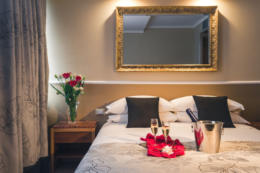 Raeli Hotel Archimede 40/44