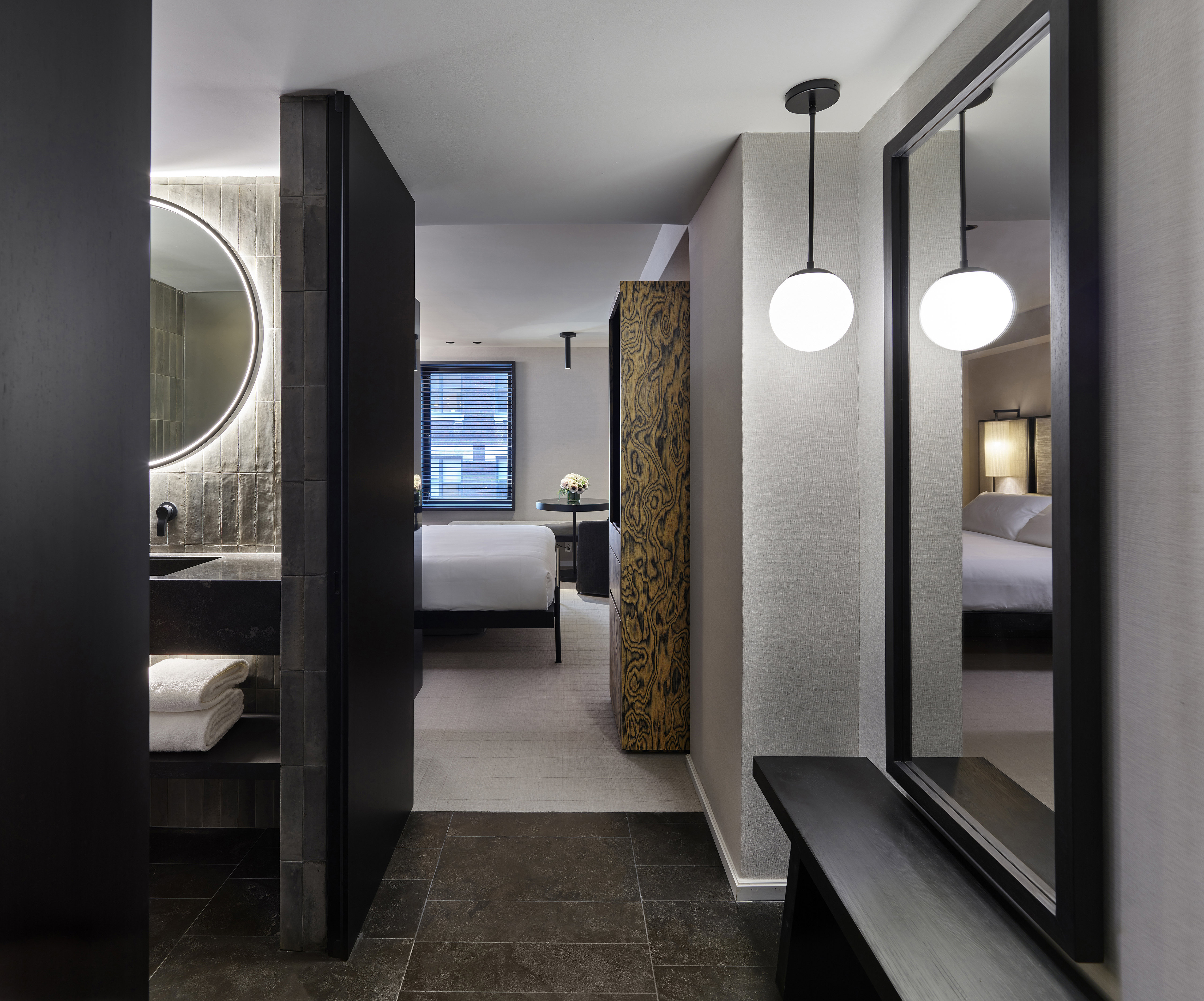 Hotel AKA Nomad 37/66