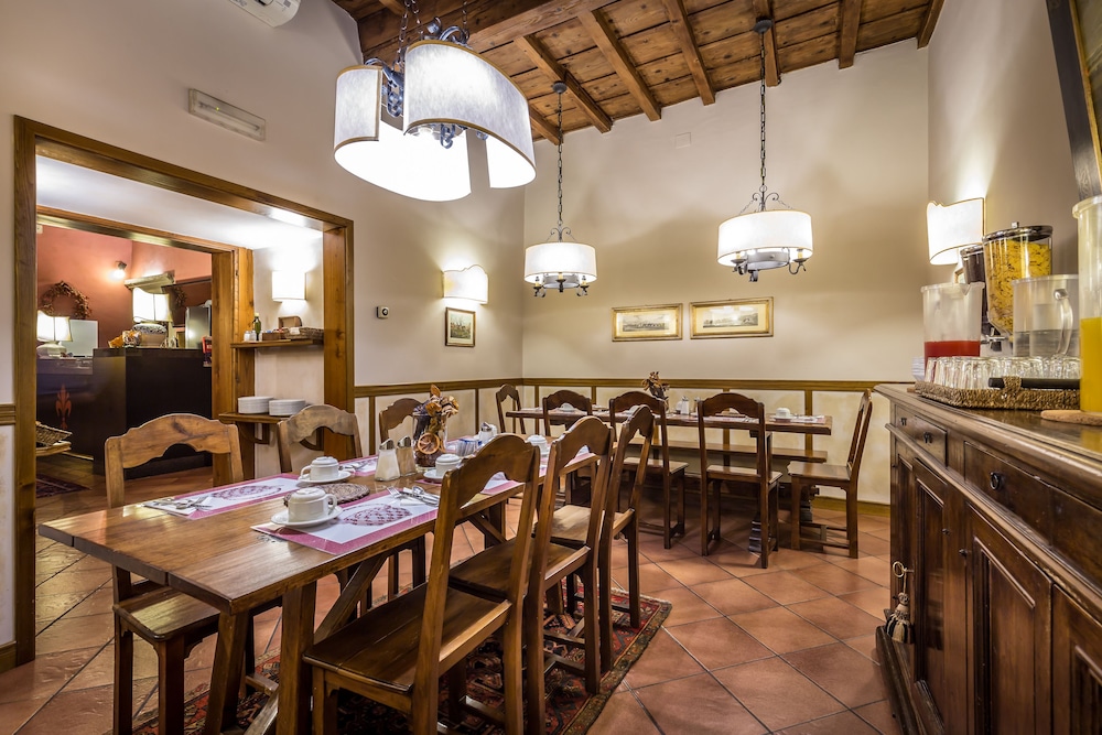 Hotel Marios 51/56