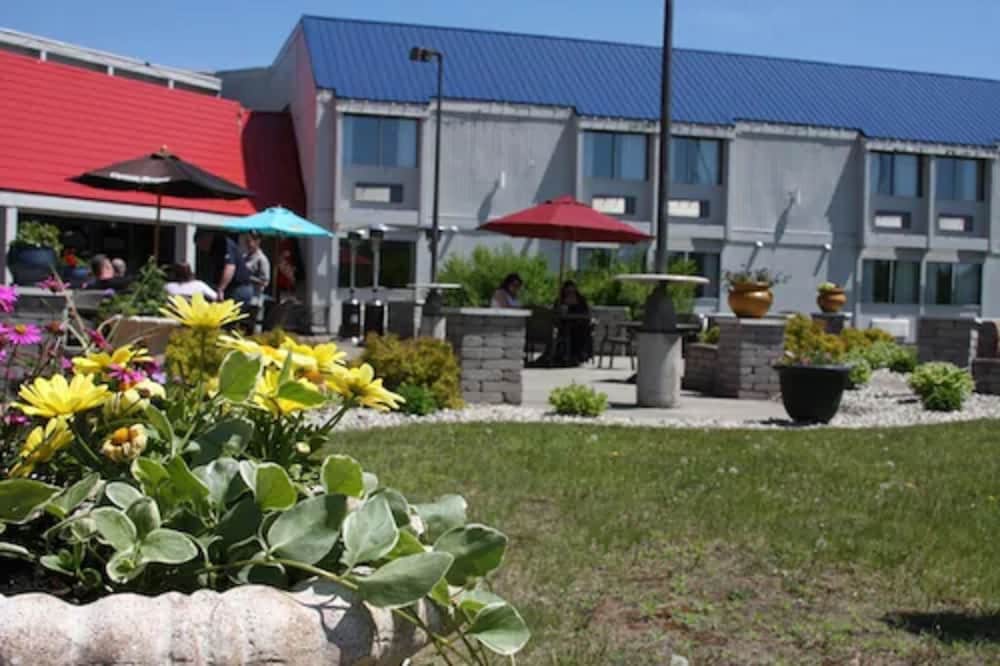Barkers Island Inn Resort 3/48