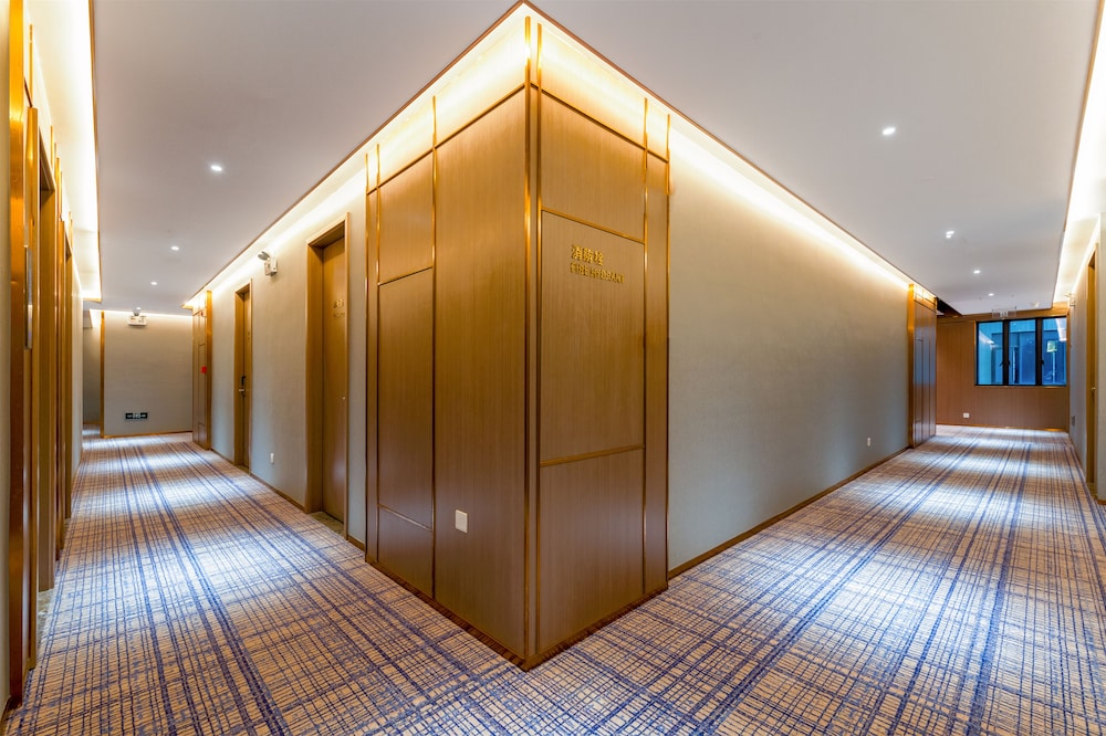 Poltton International Apartment (Guangzhou Panyu Government Affairs Center) 32/47