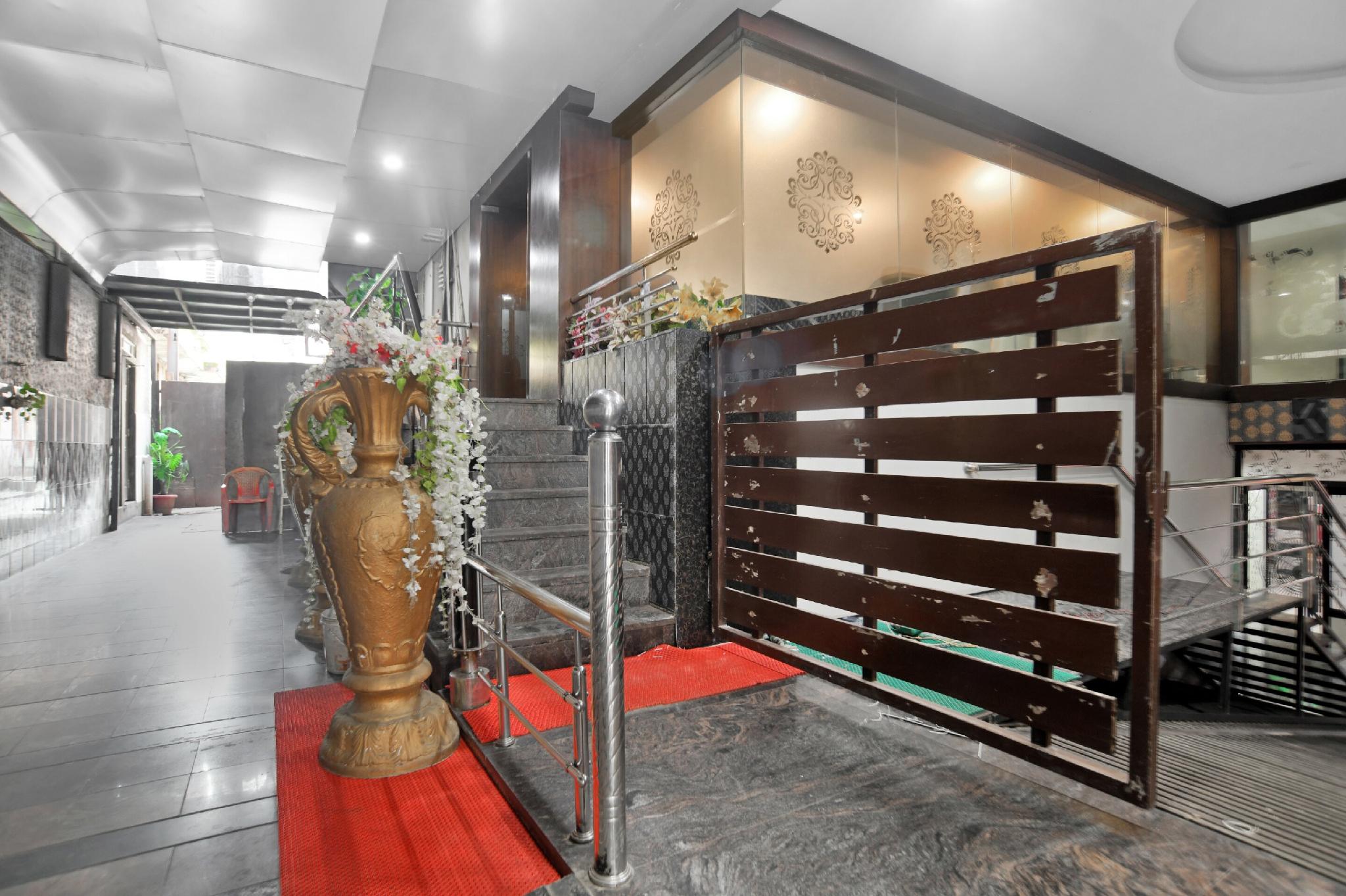 Super Townhouse Divya Palace 17/69