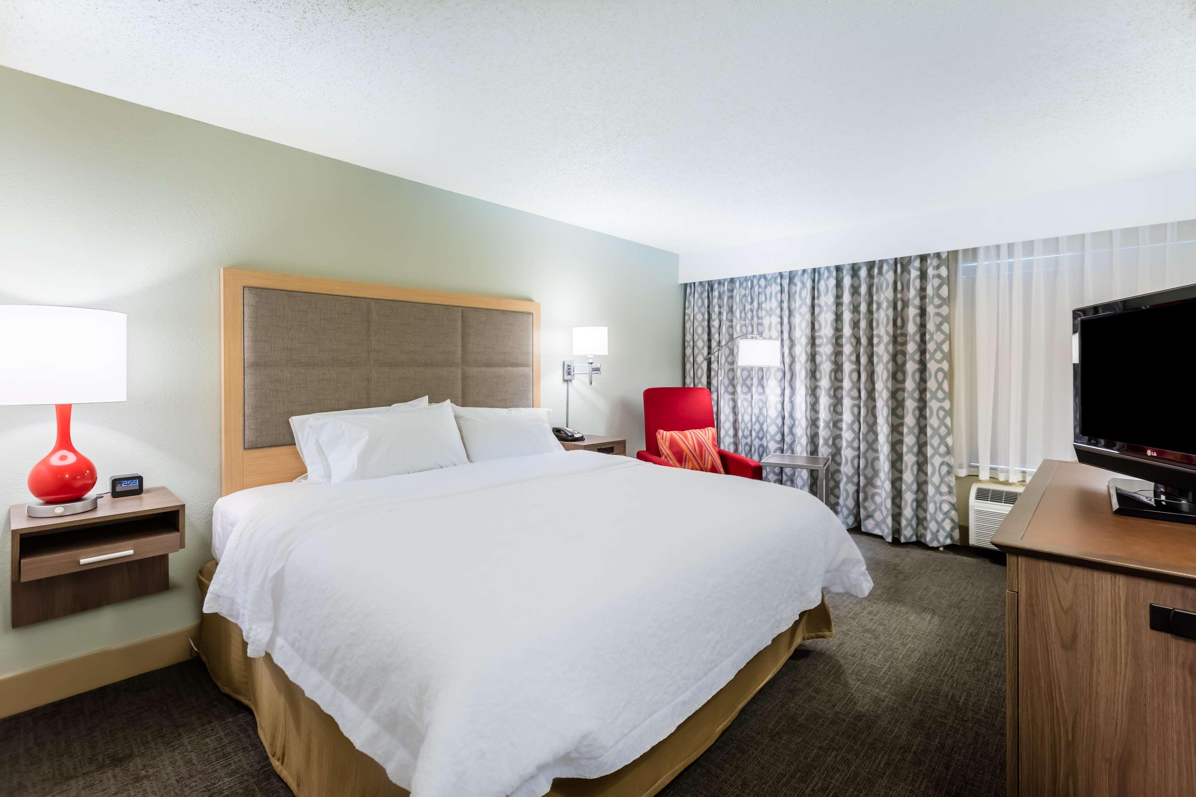 ROOM, KING BED