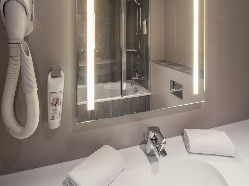 غرفة بسريرين منفصلين لذوي الإعاقة، Ibis Poznan Centrum 8/8